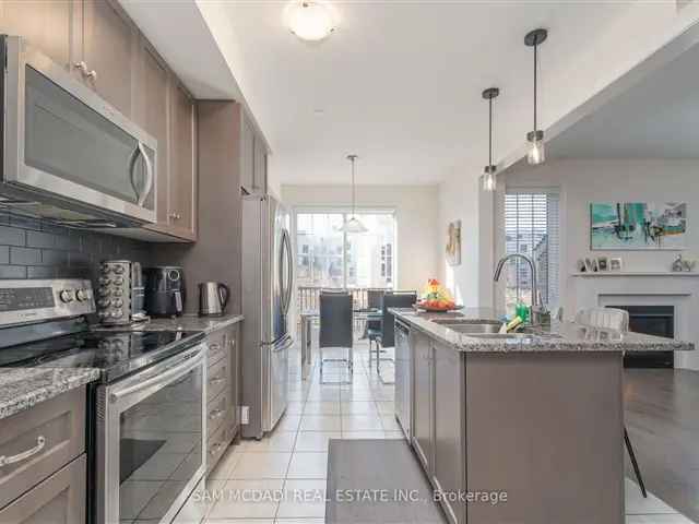 Immaculate Oakville Townhouse Near Highways 403 And 407