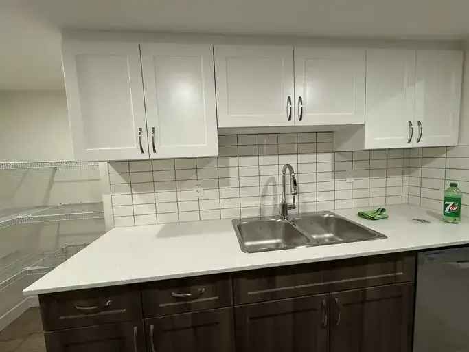 Rent Basement Suite in Edmonton with New Appliances and Schools Nearby