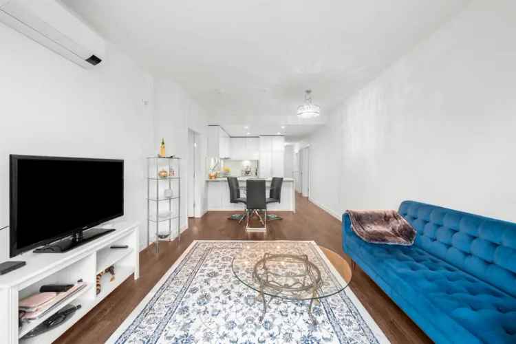 Port Coquitlam Condo for Sale 2 Beds 2 Baths Den 1058 Sqft