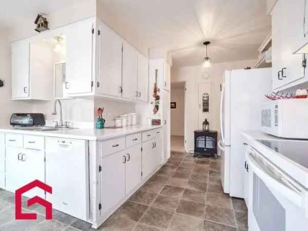 Bungalow for Sale in Terrebonne Family Area