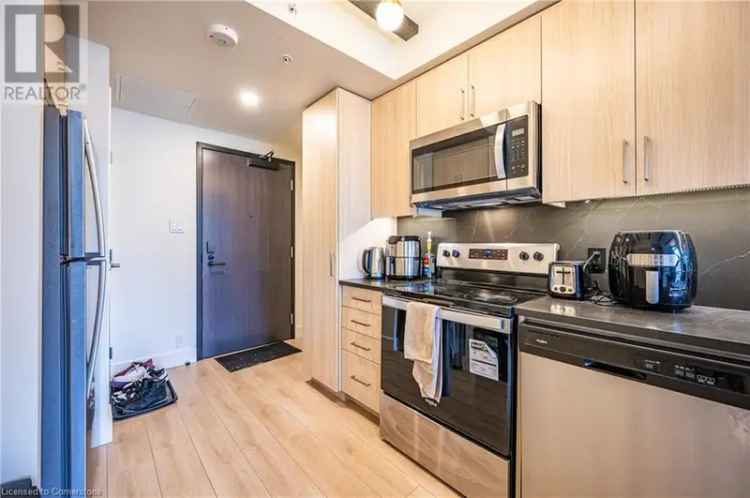 Rent Condo Near University of Waterloo with Modern Amenities