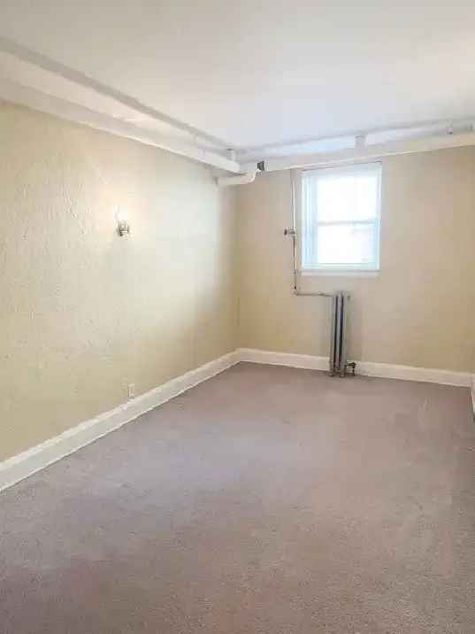 MAY 1st! $1,236 1BDRM BASEMENT!!