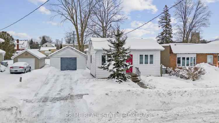 Charming 2-Bedroom Bungalow Near Exeter Main Street