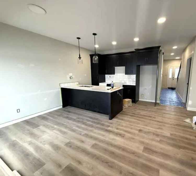 Duplex For Rent in Town of Sylvan Lake, Alberta