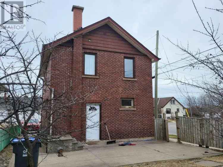 All Brick Duplex Great Rental Investment 3 1 Bedroom Units