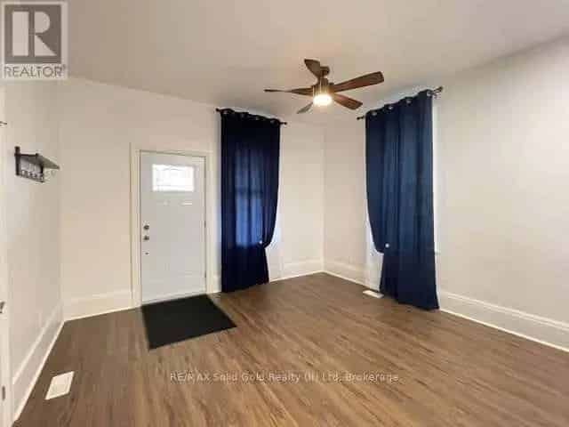 Newly Renovated 2-Bedroom Apartment Near Uptown Waterloo and Downtown Kitchener