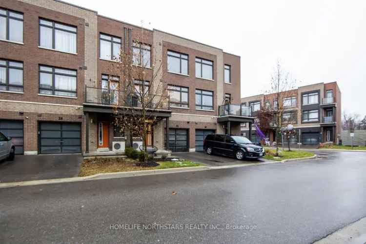 Townhouse For Sale in Vaughan, Ontario