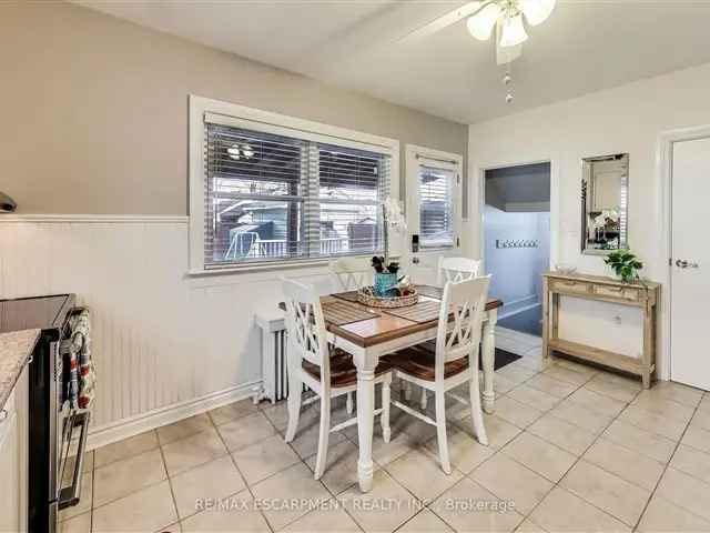 Updated 2-Bedroom Home in Downtown Thorold