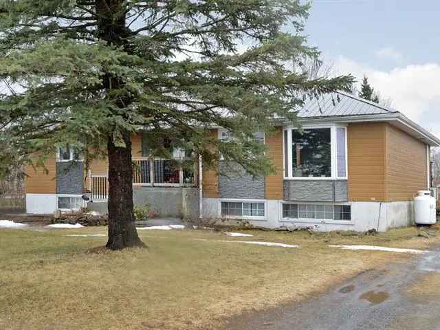 Bungalow for Sale Route 202 Hinchinbrooke