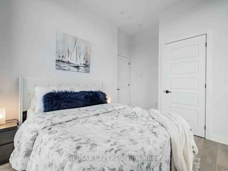 Condo For Sale in Innisfil, Ontario