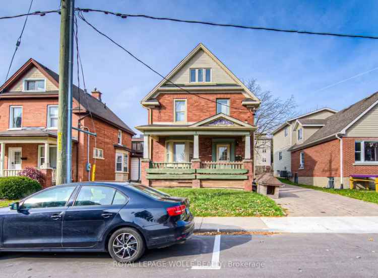 House For Sale in Waterloo, Ontario