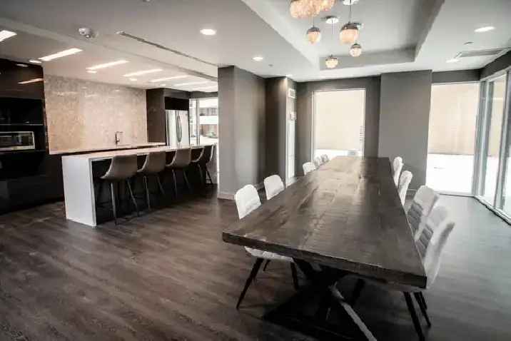 Rent Luxury One Bedroom Apartment in Toronto with Stunning Features