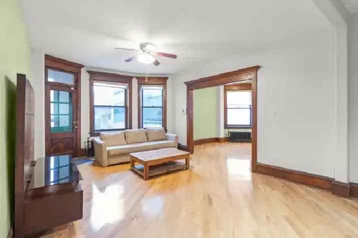 Downtown Character Condo With 2 Bedrooms and Screened Balcony