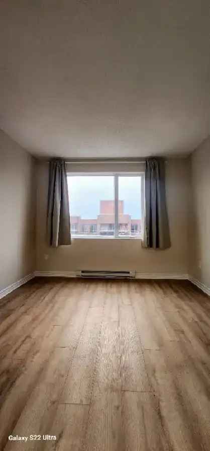 Griffintown Condo 4 1 2 Pool Gym ETS Metro STM