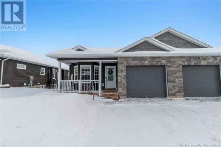 Modern Semi-Detached Bungalow near Mountain Woods Golf Course