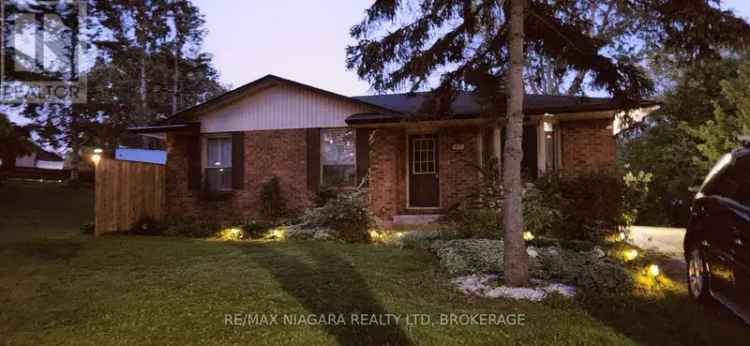 Crystal Beach Bungalow  Large Lot Near Beach Updated Kitchen Bath