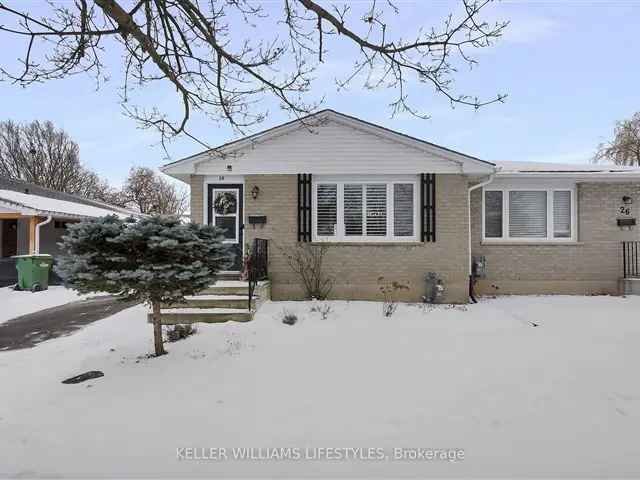 House For Sale in 28, Vanier Place, St. Thomas, Ontario