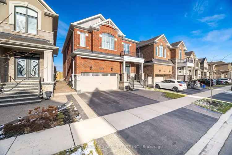 Milton Detached Home 4+2 Beds 6 Baths Double Garage Finished Basement