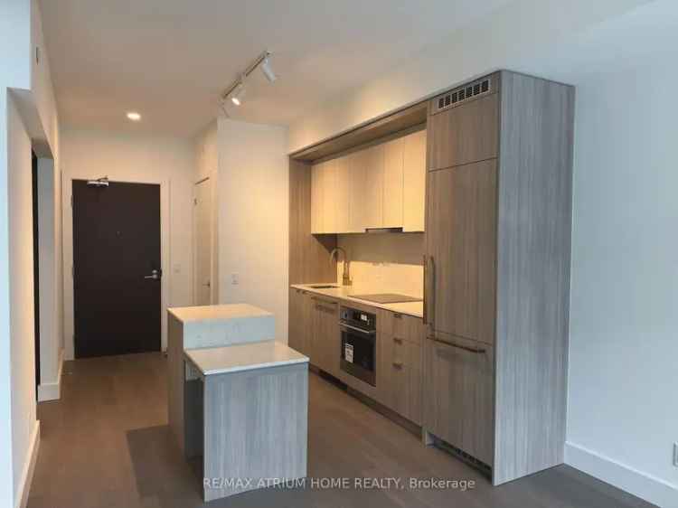 Luxury 1+Den Suite in Bayview Village with EV Parking