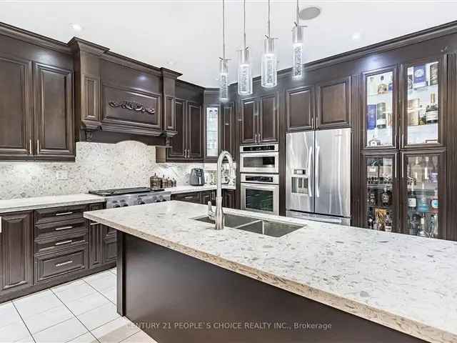 Luxury Detached Home 4 2 Beds 5 Baths Corner Lot