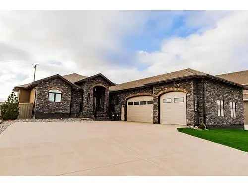 Luxury 5 Bed 3.5 Bath Bungalow Westlake Grande Prairie