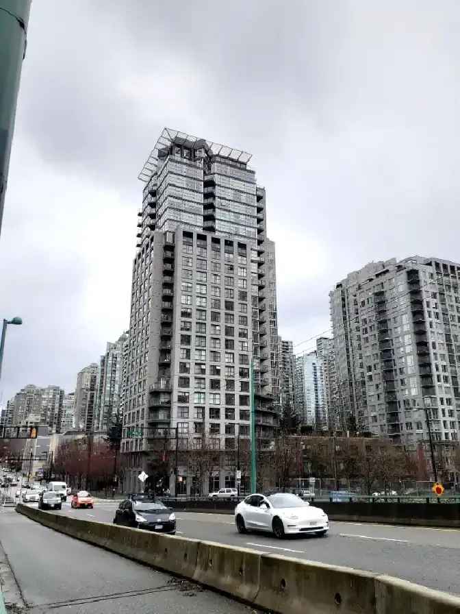 Furnished Studio den   WIFI included in downtown Vancouver