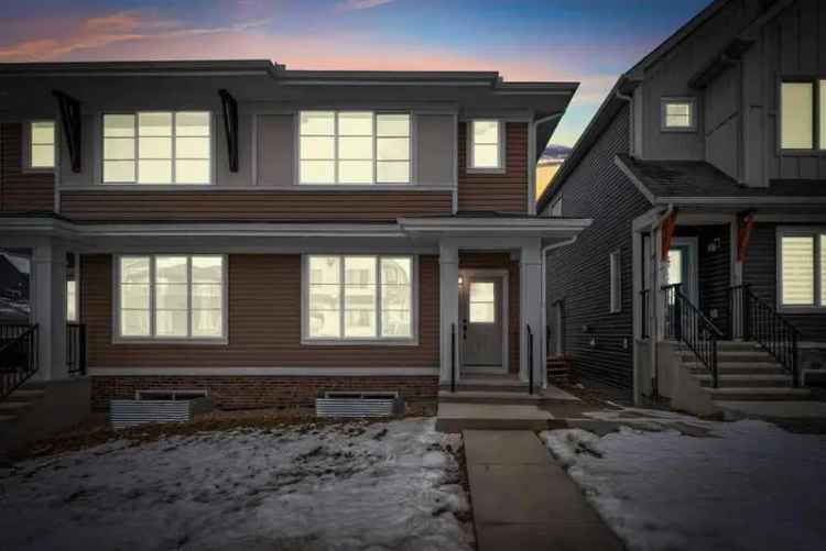 Duplex For Rent in Calgary, Alberta