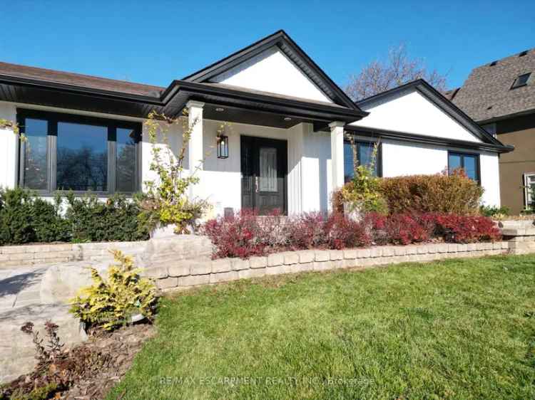 House For Sale in Hamilton, Ontario