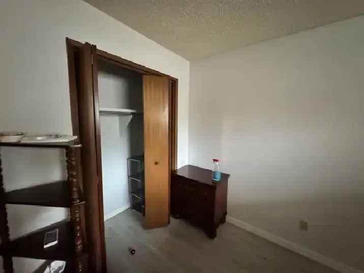 Bedroom for rent Calgary house