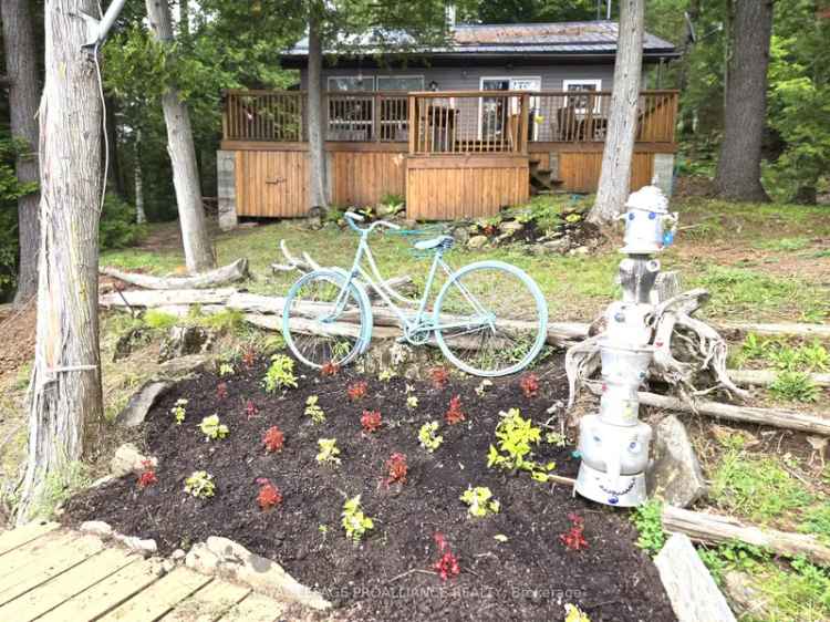 Malcolm Lake Waterfront Cottage 3 Bedrooms Bunkie Garage