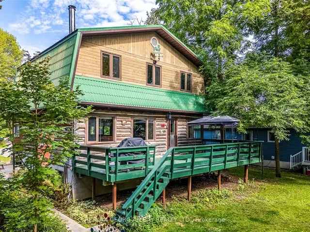 Balm Beach Log Home Cottage Near Beach Amenities