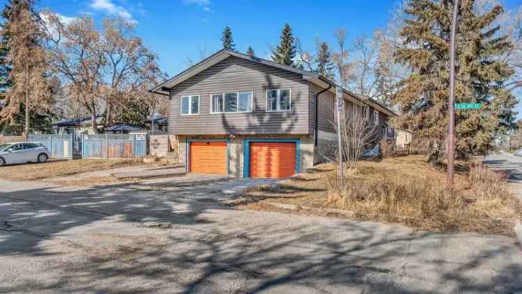 House For Sale in Calgary, Alberta