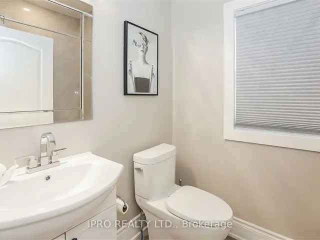 House For Sale in Niagara Falls, Ontario