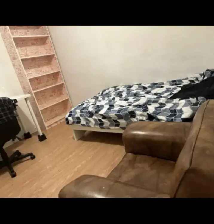 York University Village Room Rental - Queen/Twin Beds Available