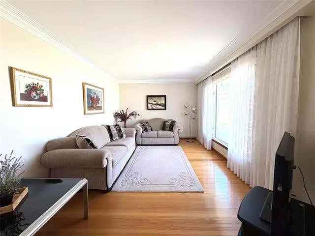 West Kildonan Bungalow 2 Bed 1.5 Bath Detached Garage