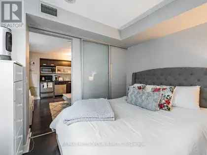 1 room apartment of 284 m² in Toronto