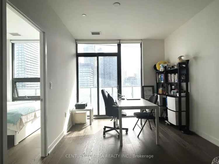 Rent Sunfilled Beautiful 1 Den Condo in Heart of Toronto