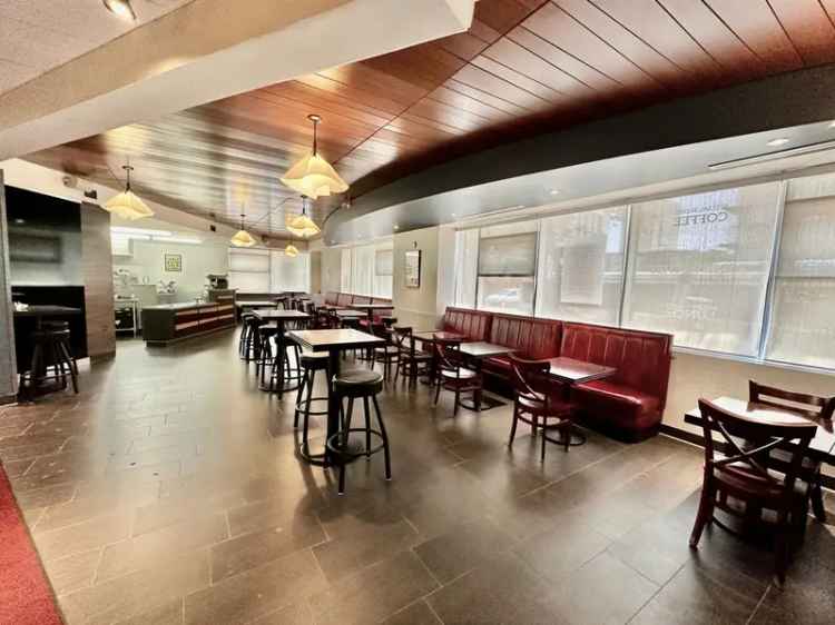 Rent Restaurant in Downtown Winnipeg with Prime Location and Easy Access