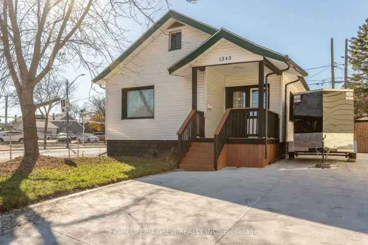 House For Sale in Windsor, Ontario