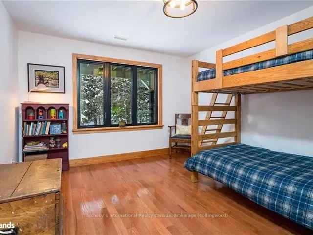 Creekside Treehouse Chalet near Dunedin Bruce Trail