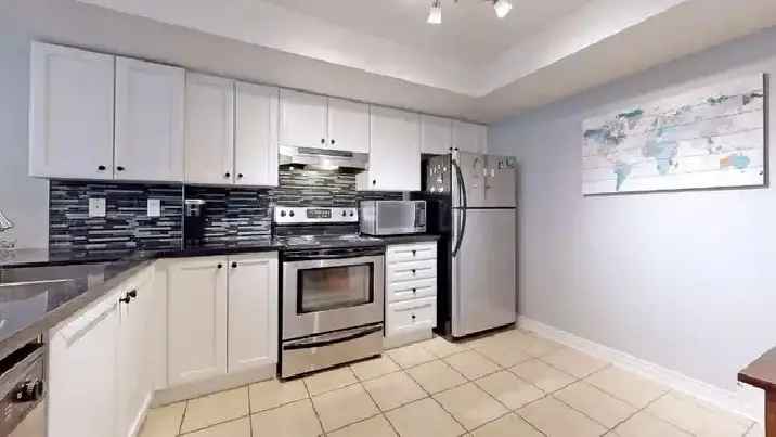 FURNISHD TWO BED 2.5 BATH TOWNHOUSE - BAYVIEW AND JOHN