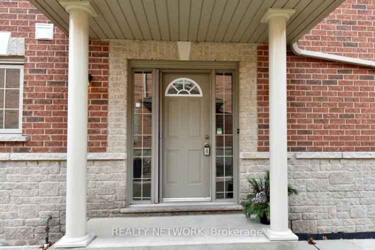 Townhouse For Sale in Hamilton, Ontario