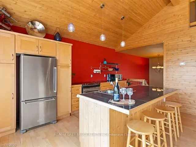 3-Bedroom Waterfront Home Georgian Bay 2200Sqft