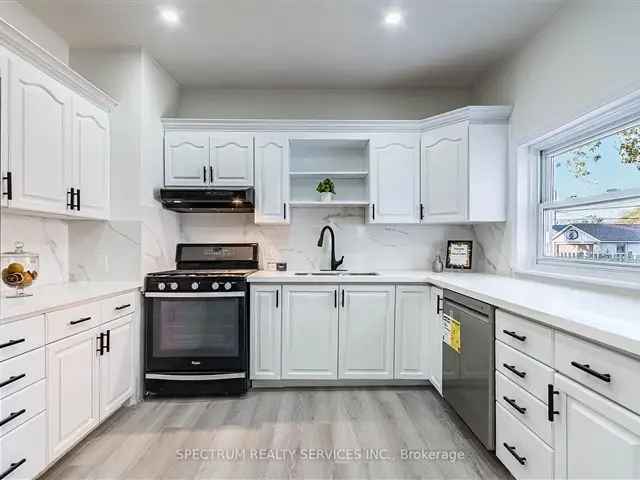 Newly Renovated 3 Bed 2 Bath Semi-Detached House in Hamilton