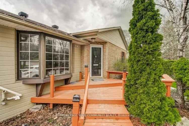 House For Sale in Newmarket, Ontario