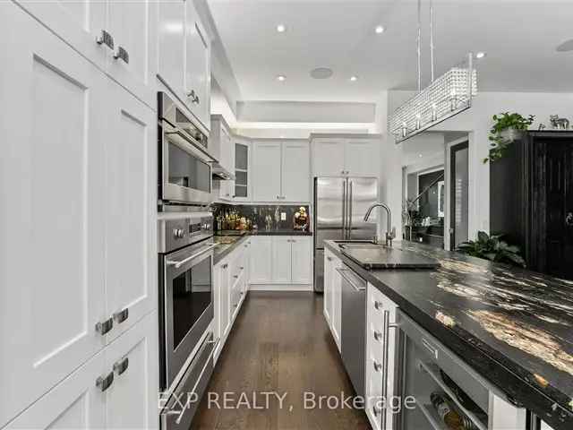 Townhouse For Sale in Vaughan, Ontario