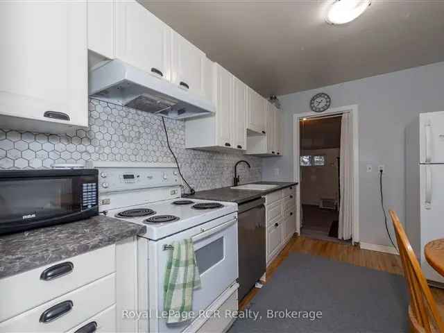 House For Sale in Hanna, Alberta