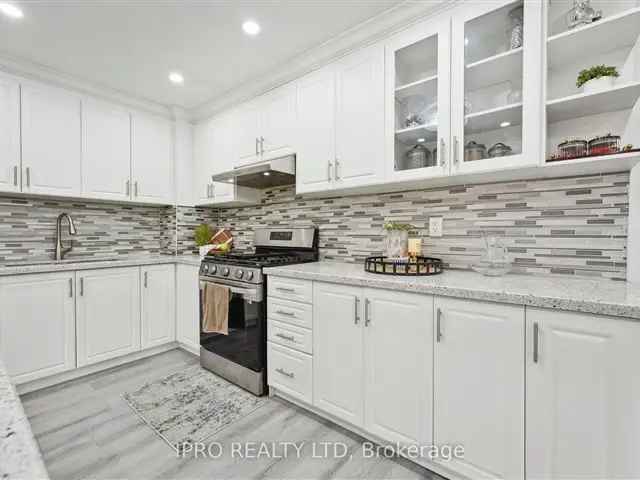 House For Sale in Mississauga, Ontario