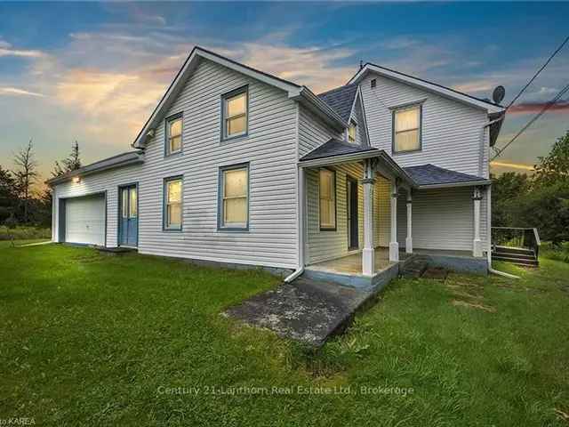 1880s 4-Bedroom Home on 8 Acres Near Napanee