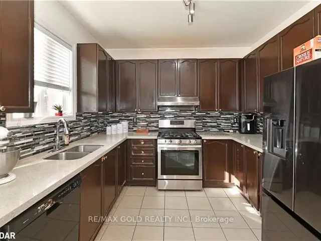 4-Bedroom Detached Home in Brampton Family-Friendly Neighborhood